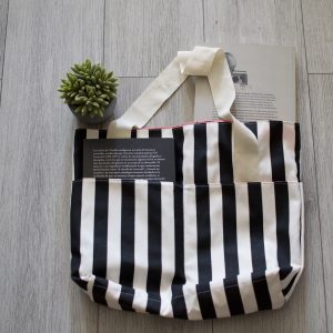 Tote bag lineas blancas y negras interior guindas