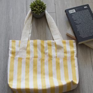 Tote bag lineas blancas y amarillas interior guindas